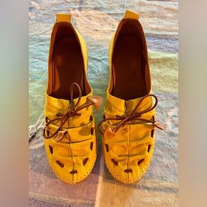 Lemon & Lime WILMA Yellow Shoes Size 88 - 7.5/8 - NIB. Also called Lemon ‘n Lime